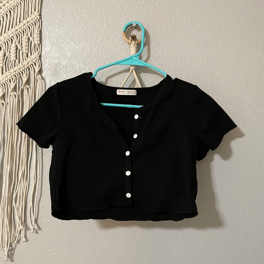 ROMWE Button Crop Top